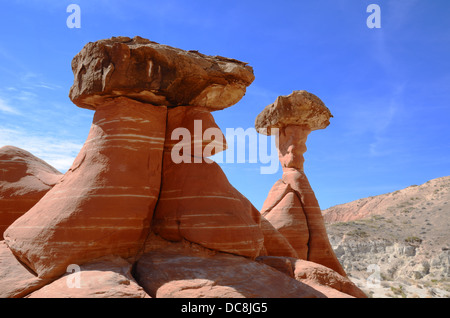 Paria Rimrocks Toadstool Hoodoo (rouge) dans le sud de l'Utah, USA Banque D'Images