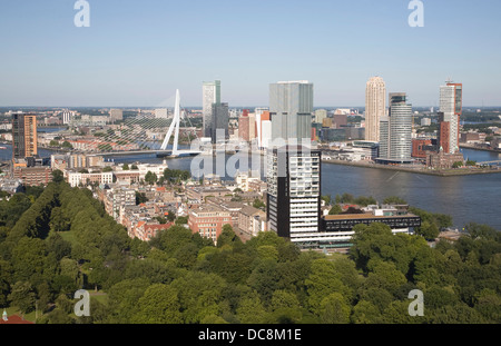 Les bâtiments du centre-ville Vue aérienne oblique Rotterdam Pays-Bas Banque D'Images