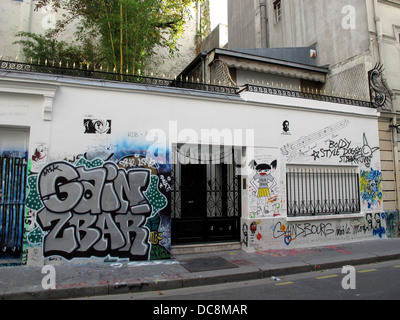 Graffiti sur le mur de la maison de Serge Gainsbourg, rue de Verneuil Paris,France,rive gauche Banque D'Images