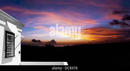 Villa avec une vue d'un beau coucher du soleil des Caraïbes Banque D'Images