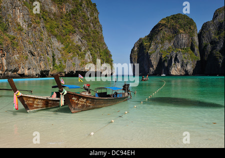 La porte de Maya Bay à l'île de Phi Phi Leh. Banque D'Images