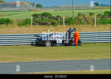 Course automobile sur circuit Ty Croes Anglesey au nord du Pays de Galles UK Banque D'Images