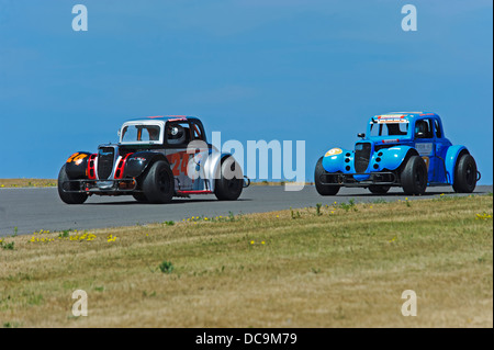 Course automobile sur circuit Ty Croes Anglesey au nord du Pays de Galles UK Banque D'Images