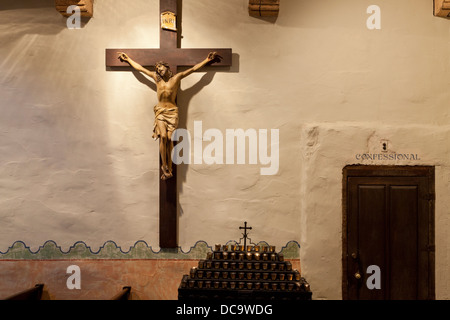 États-unis, Californie, San Diego. À l'intérieur de la chapelle historique Mission San Diego de Alcalá. Banque D'Images