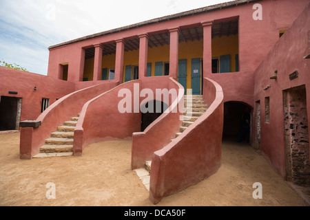 Maisons des esclaves, esclaves de maison, avec son 'Porte de non retour', l'île de Gorée, au Sénégal. Banque D'Images