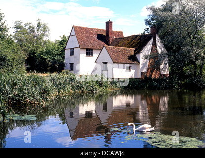 Willy Lotts Cottage le long de la rivière Stour, East Bergholt, Flatford, Suffolk, Angleterre, Royaume-Uni, Europe de l'Ouest. Banque D'Images