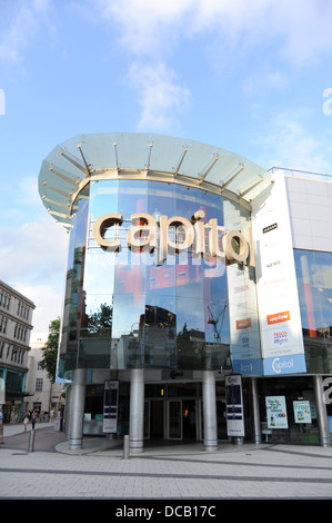 Le Capitol shopping centre sur Queens Street à Cardiff. Banque D'Images