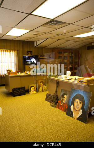 Le bureau de Vernon Presley Graceland à la maison d'Elvis Presley à Memphis Tennessee USA Banque D'Images