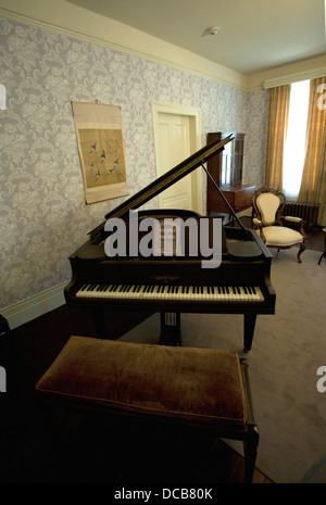 Le salon Rowan Oak la maison de William Faulkner en Oxford Mississippi USA Banque D'Images