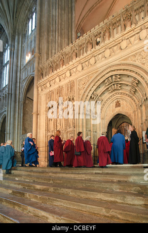 Les Choristes à l'intérieur de la Cathédrale de Canterbury, Kent Banque D'Images