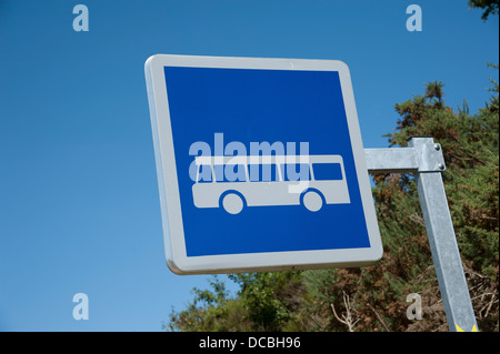 Panneau d'arrêt de bus français Banque D'Images