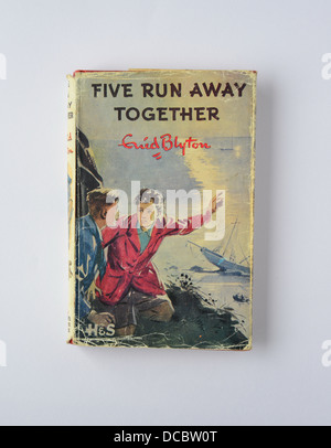 Enid Blyton's 'Cinq courir loin ensemble" troisième célèbre cinq livre, Surrey, Angleterre, Royaume-Uni Banque D'Images