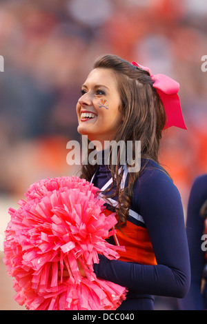 Virginia Cavaliers Une cheerleader à l'écart au cours du quatrième trimestre par rapport à la North Carolina State Wolfpack à Scott S Banque D'Images