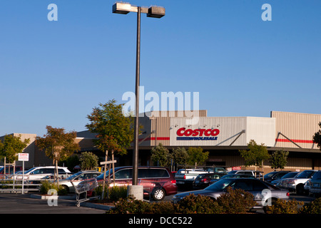 Entrepôt Costco Wholesale et un terrain de stationnement, Redwood City, Californie, États-Unis d'Amérique Banque D'Images