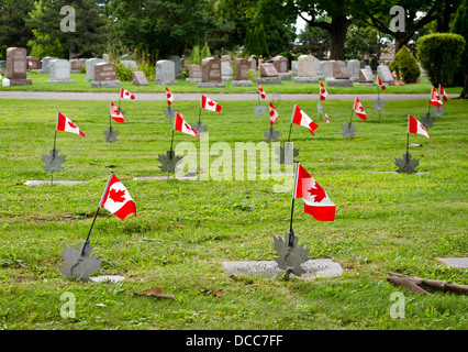 Cimetière des anciens combattants de la guerre d'unifoliés à St Catharines, Ontario, Canada. Banque D'Images