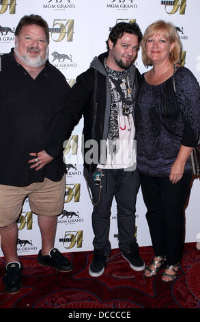 Phil Margera, Bam Margera et Avril Margera Jackass Bam Margera star fête son anniversaire au Studio 54 à l'intérieur de l'hôtel MGM Grand Resort and Casino Las Vegas, Nevada - 01.10.11 Banque D'Images