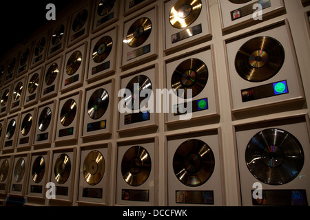 Or Argent et platine, sur l'affichage à la Country Music Hall of Fame and Museum de Nashville Tennessee USA Banque D'Images