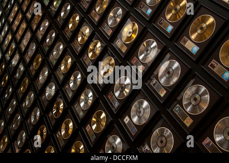 Or Argent et platine, sur l'affichage à la Country Music Hall of Fame and Museum de Nashville Tennessee USA Banque D'Images