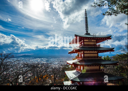 Chureito Pagoda et Mt. Fuji Banque D'Images