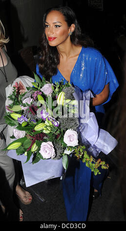 Leona Lewis quitte la fête d'anniversaire de Tony Bennett au London Palladium, Londres, Angleterre - 03.10.11 WENN.com crédit obligatoire Banque D'Images