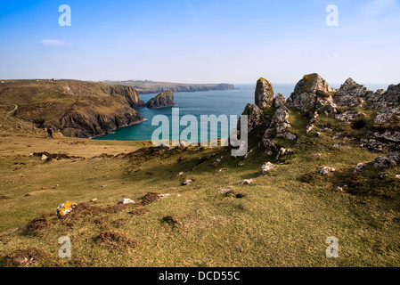 Kynance Cove à l'échelle du paysage de falaises bay Banque D'Images