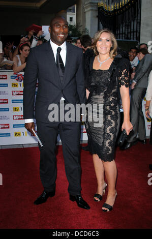 Sol Campbell et Fiona Barratt. La fierté de la Grande-Bretagne Awards 2011 - Arrivées Londres, Angleterre - 03.10.11 Banque D'Images