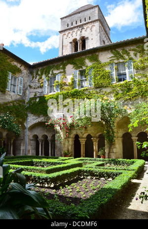 Saint Paul-de-Mausole, Saint Remy Provence France Vincent van Gogh, les cloîtres du monastère Banque D'Images