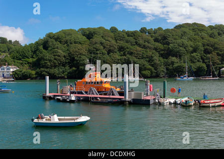 Lifeboat, RNLB Maurice et Joyce Hardy, dans le port de Fowey, Cornwall Banque D'Images