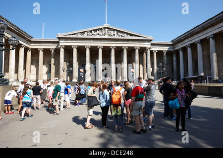 Entrée du British Museum London England UK Banque D'Images