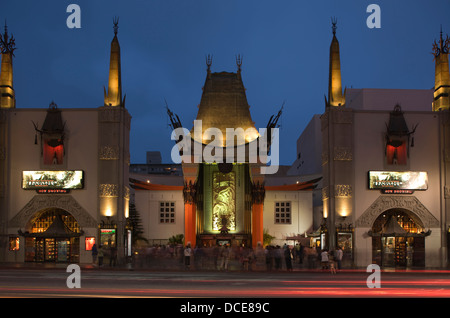 Théâtre chinois de Grauman (©MAYER & Holler 1927 / BEHR NAVIGATEURS 2000) WALK OF FAME DE HOLLYWOOD BOULEVARD LOS ANGELES CALIFORNIA USA Banque D'Images