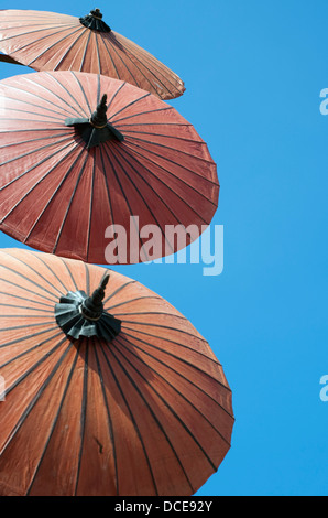 Des parasols en papier en Thaïlande Banque D'Images