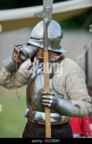 Le "Berkeley' escarmouche de reconstitutions médiévales au château de Berkeley près de Gloucester où le 500e anniversaire de la bataille de F Banque D'Images