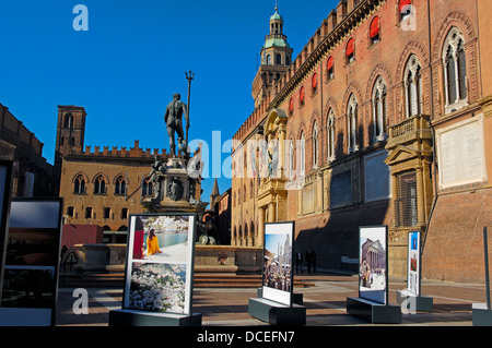 Bologna. Le Palazzo Comunale (Mairie). La Piazza Maggiore (place principale). L'Émilie-Romagne. Italie Banque D'Images