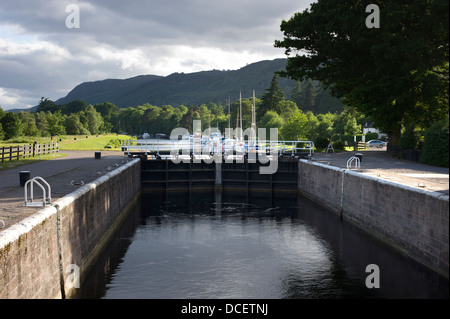 Dochgarroch serrure sur le Canal Calédonien près d'Inverness Ecosse Banque D'Images