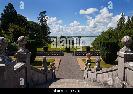 Lough Ennel vu depuis les terrasses, la maison Belvedere près de Mullingar Comté de Westmeath Banque D'Images