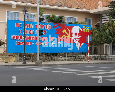 Une affiche de propagande communiste à Nha Trang, Vietnam. Banque D'Images