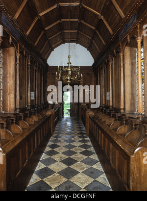 Intérieur de la nef à l'église Saint-Jean, petite église Gidding. Cambridgeshire. Angleterre. ROYAUME-UNI Banque D'Images