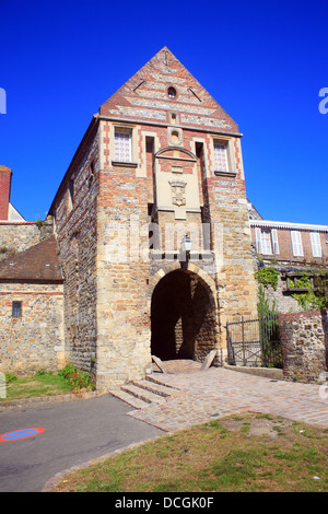 Tour d'entrée historique de vieux Ville, Porte de Nevers, Rue de la Porte de Nevers, St valery sur Somme, Somme, Picardie, France Banque D'Images