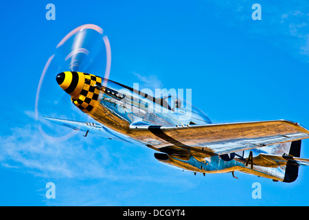 Un North American P-51D Mustang en vol près de Chino, en Californie. Banque D'Images