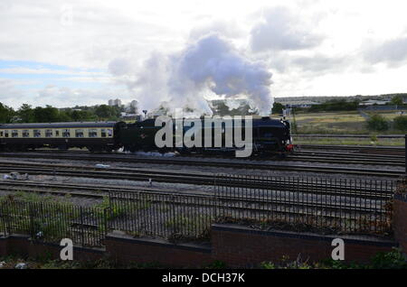 Bristol, Royaume-Uni, le 17 août. Le train à vapeur Torbay Express a vu quitter la gare de Templemeads Bristol Credit: Robert Timoney/Alay/stock Banque D'Images