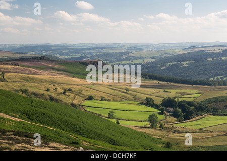 Vue de Peak District de Stanage Edge edge, meule à Derbyshire Banque D'Images