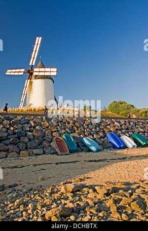 Le moulin de la Conchette se trouve en face du port de Jard sur Mer en Vendée Banque D'Images