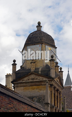 La porte d'Honneur,Gonville & Caius College. Université de Cambridge, Cambridgeshire, Angleterre, Royaume-Uni, Europe. Banque D'Images