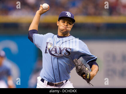 Saint Petersburg, Florida, USA. Août 18, 2013. Chris Archer offre dans la première manche les Rays de Tampa Bay au cours de match contre les Blue Jays de Toronto au Tropicana Field, dimanche 18 août, 2013. Credit : James/Borchuck ZUMAPRESS.com/Alamy Tampa Bay Times/Live News Banque D'Images