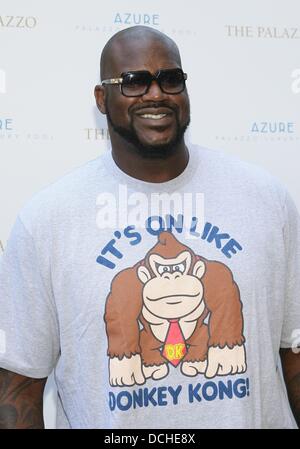 Las Vegas, NV. Août 18, 2013. Shaquille O'Neal aux arrivées de Shaquille O'Neal héberge à l'Azure Luxury Pool, le Palazzo Resort-Hotel-Casino, Las Vegas, NV le 18 août 2013. Credit : James Atoa/Everett Collection/Alamy Live News Banque D'Images