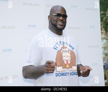 Las Vegas, NV. Août 18, 2013. Shaquille O'Neal aux arrivées de Shaquille O'Neal héberge à l'Azure Luxury Pool, le Palazzo Resort-Hotel-Casino, Las Vegas, NV le 18 août 2013. Credit : James Atoa/Everett Collection/Alamy Live News Banque D'Images