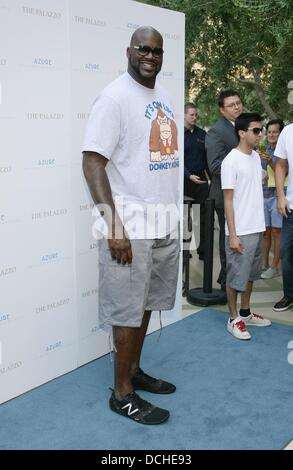 Las Vegas, NV. Août 18, 2013. Shaquille O'Neal aux arrivées de Shaquille O'Neal héberge à l'Azure Luxury Pool, le Palazzo Resort-Hotel-Casino, Las Vegas, NV le 18 août 2013. Credit : James Atoa/Everett Collection/Alamy Live News Banque D'Images