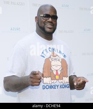 Las Vegas, NV. Août 18, 2013. Shaquille O'Neal aux arrivées de Shaquille O'Neal héberge à l'Azure Luxury Pool, le Palazzo Resort-Hotel-Casino, Las Vegas, NV le 18 août 2013. Credit : James Atoa/Everett Collection/Alamy Live News Banque D'Images
