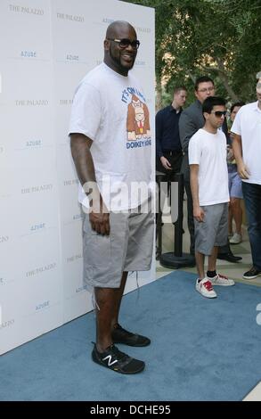Las Vegas, NV. Août 18, 2013. Shaquille O'Neal aux arrivées de Shaquille O'Neal héberge à l'Azure Luxury Pool, le Palazzo Resort-Hotel-Casino, Las Vegas, NV le 18 août 2013. Credit : James Atoa/Everett Collection/Alamy Live News Banque D'Images