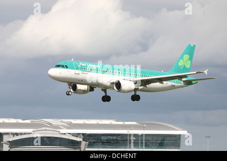 Aer lingus avion à l'aéroport de Dublin Banque D'Images